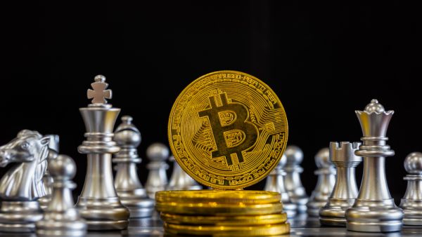 Crypto News Recap: Bitcoin Tops $62K As Traders Eyes ETF Approval