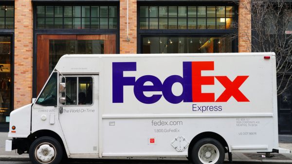 FedEx Express تخطط لاستثمار أكثر من 400 مليون دولار في السعودية
