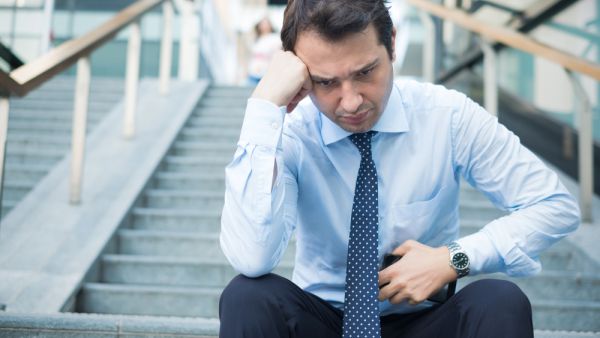 UAE: 49 Bank Branch Shutdown, 930 Employees Laid Off
