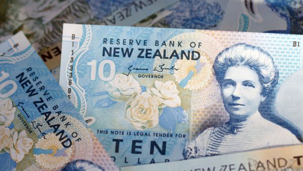 New Zealand: GDP Falls A Record 12.2 Percent