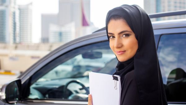 تراجعت تحويلات الأجانب للعام الرابع على التوالي بنهاية 2019، حيث تراجعت العام الماضي 8 في المائة وهو أكبر تراجع سنوي، لتبلغ 125.5 مليار ريال، فيما تراجعت 2018 بنحو 3.7 في المائة ونحو 6.7 في المائة لعام 2017 وكذلك 3.16 في المائة لعام 2016، وذلك بعد أعوام من النمو المتواصل السعودية: نمو تحويلات الأجانب 19.6% خلال 11 شهر