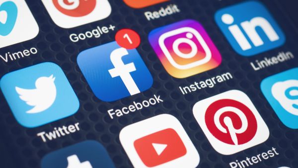 Tech This Week: LinkedIn Ends Stories, TikTok Adds Educational Content!