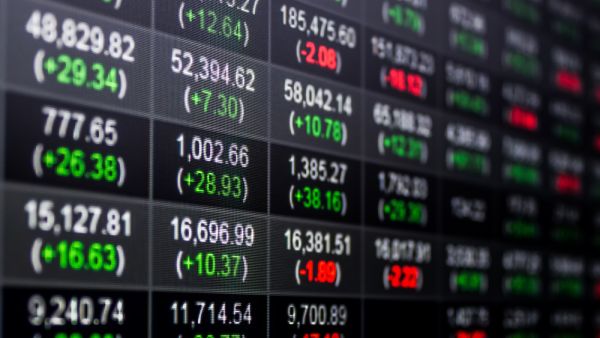 Saudi Arabia, the region's largest bourse, was down 0.8 percent to 6,949 points. (Shutterstock) GCC: After Turbulent Week, Stock Market Extends Gain Jolted by OPEC+ Deal