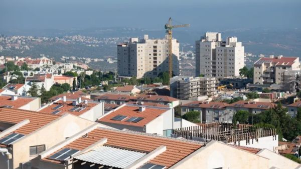 إصابة 6 مستوطنين في عملية طعن مزدوجة في أريئيل
