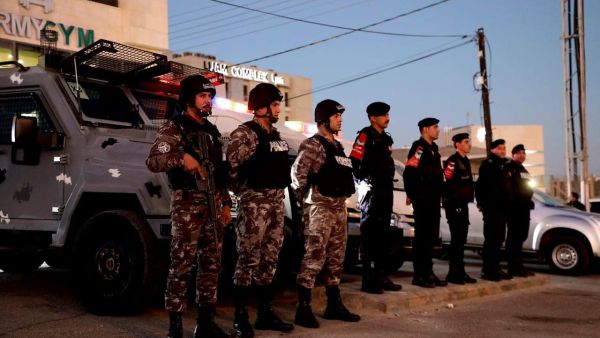 الأمن الاردني: الإرهابي المقتول بمداهمة الحسينية هو قاتل الدلابيح