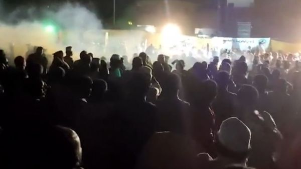 هجوم بالغاز والاسلحة البيضاء على تجمع مناهض لـ"الانقلاب" في الخرطوم 