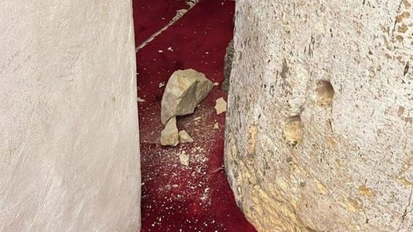 أعمدة الأقصى القديم تتداعى بفعل الحفريات الإسرائيلية