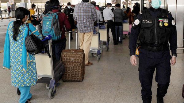 الكويت تعلن ابعاد 316 ألف شخص منذ بداية العام بعد "إسقاط إقاماتهم"