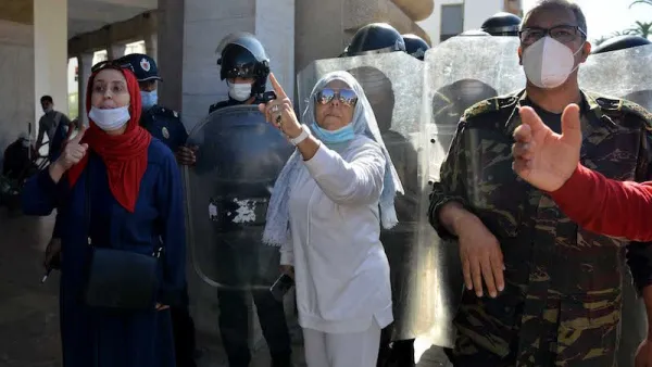 احتجاجات ضد إلزامية "جواز التلقيح" ضد كورونا في المغرب