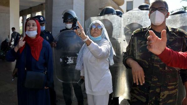 احتجاجات ضد إلزامية "جواز التلقيح" ضد كورونا في المغرب