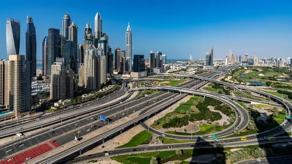 أول جمعة دوام رسمي في تاريخ الإمارات