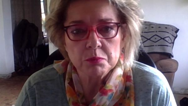 أنجيليك كوتزي، الطبيبة الجنوب إفريقية التي دقت ناقوس الخطر بشأن متحور كورونا الجديد