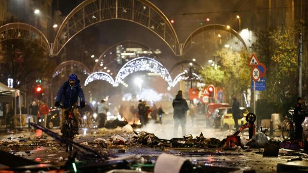 البلحيكيون يحطمون شوارع بروكسل بعد الخسارة أمام المغرب (فيديو)