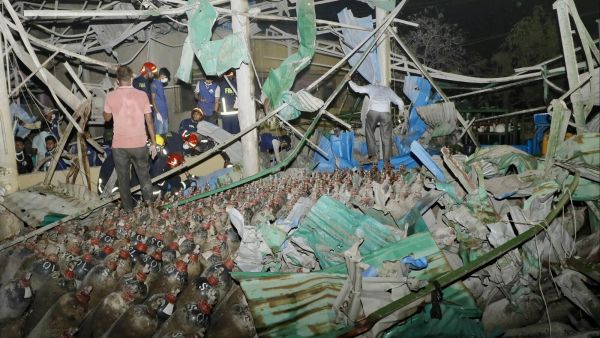 30 قتيلا وجريحا اثر انفجار وحريق بمصنع في بنغلادش