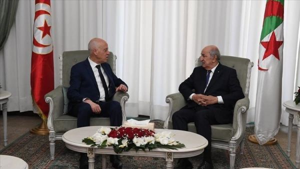 الرئيس الجزائري عبد المجيد تبون ونظيره التونسي قيس سعيّد 