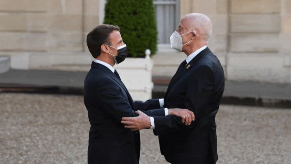 ماكرون يطمئن سعيّد: قرار تأشيرات التونسيين "قابل للمراجعة"