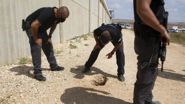 إسرائيل تعتقل اقرباء للاسرى الهاربين وتشن حملة تنكيل في سجن جلبوع