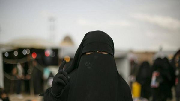 ألمانيا تعيد من سوريا ثماني أمهات داعشيات مع 23 من أطفالهن