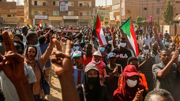 حمدوك: اطلاق المعتقلين وعودة المؤسسات قبل أي حوار مع العسكر