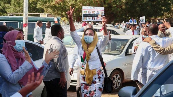 مقتل ثلاثة محتجين في الخرطوم والجيش يندد بـ"فوضى التظاهر"