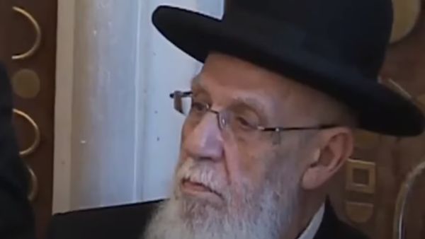 حزب شاس المتطرف يعلن وفاة زعيمه الروحي شمعون بعدني