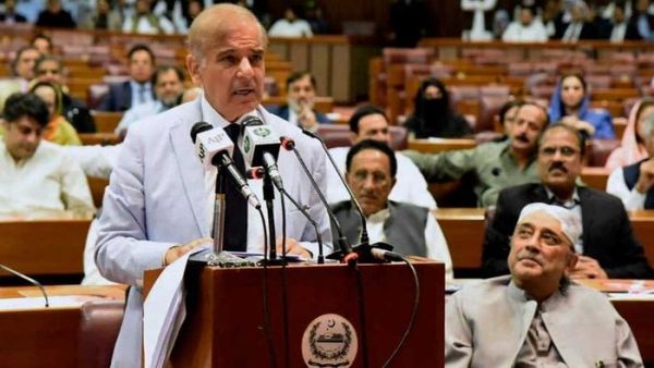 باكستان: حكومة شهباز شريف تؤدي اليمين