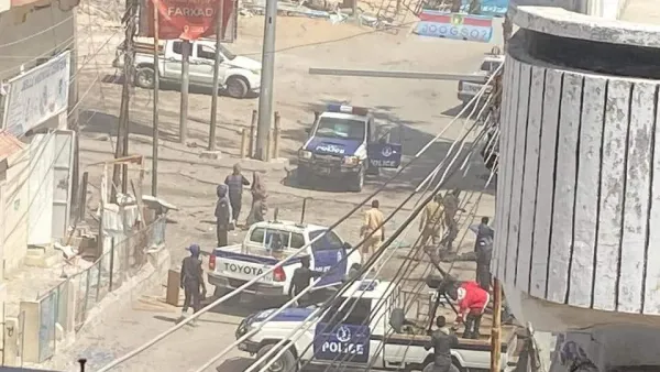 انتحاري يفجر نفسه في شارع مزدحم بمقديشو ويوقع قتلى وجرحى