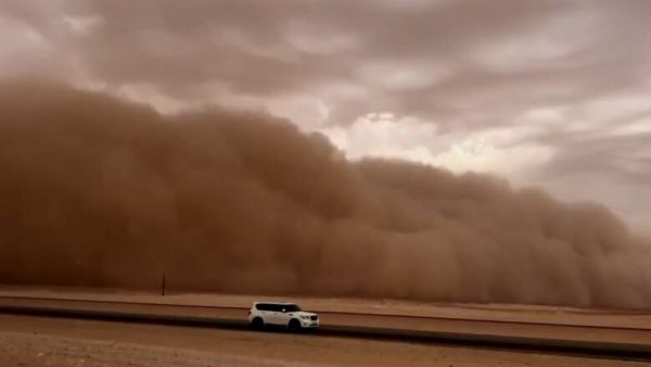 العواصف الرملية تنشر الفوضى والموت في الشرق الاوسط
