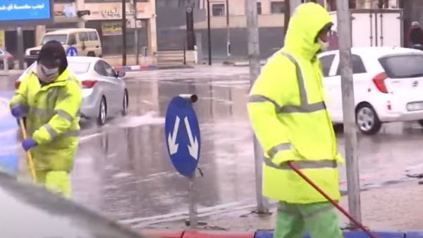 الأردن.. عثر على 20 الف دينار في النفايات فكوفئ بـ 10 دنانير