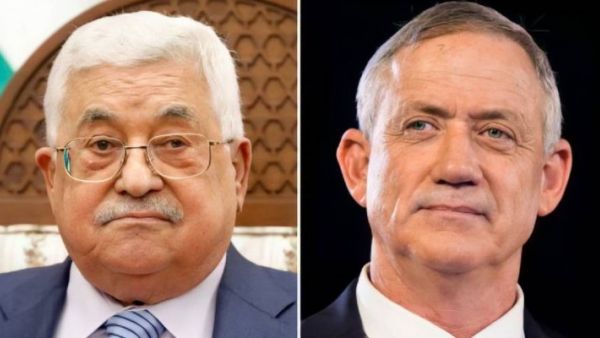 الرئيس الفلسطيني محمود عباس (يسار) ووزير الدفاع الاسرائيلي بيني غانتس