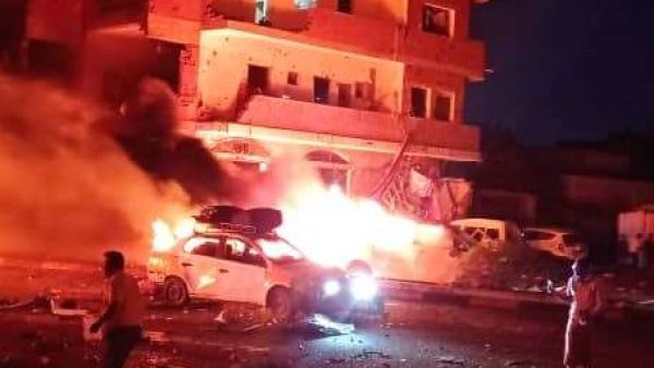 انفجار يهز مطار عدن