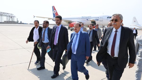 رئيس وأعضاء الحكومة اليمنية يصلون الى صنعاء