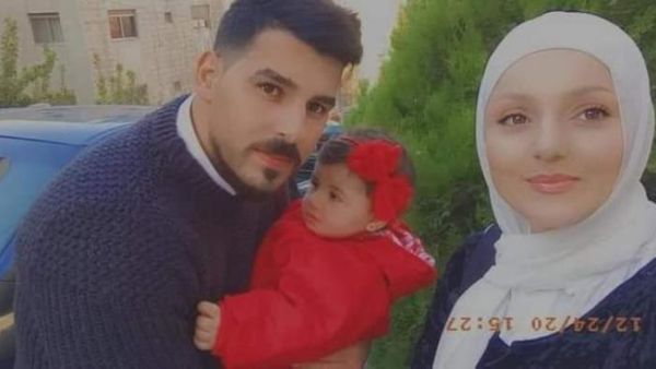 عمار البوريني وزوجته وابنتهما