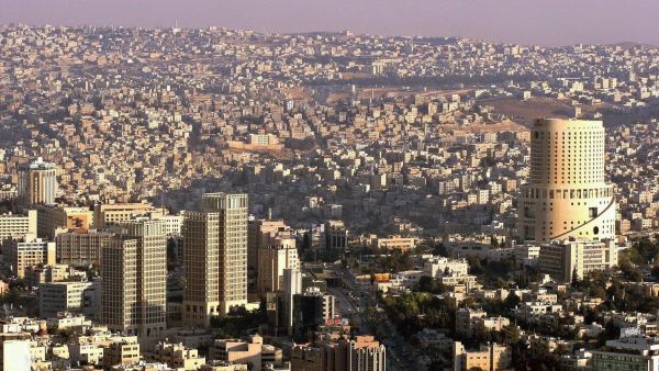 مسلح يطلق النار بالخطأ على شريكه خلال عملية سطو على بنك في الاردن