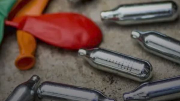 رُصد استخدام غاز الضحك في 63 حادثة أدت إلى وفيات في هولندا في السنوات الأخيرة