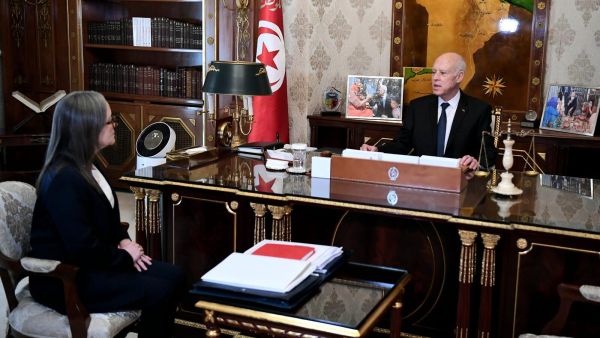 سعيّد خلال اجتماع مع رئيسة الحكومة نجلاء بودن