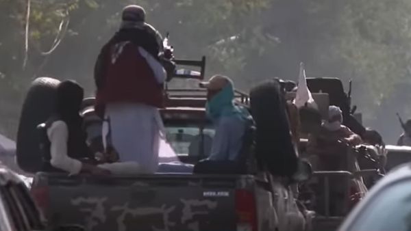 قتلى بانفجار خارج في محيط المطار العسكري في كابول