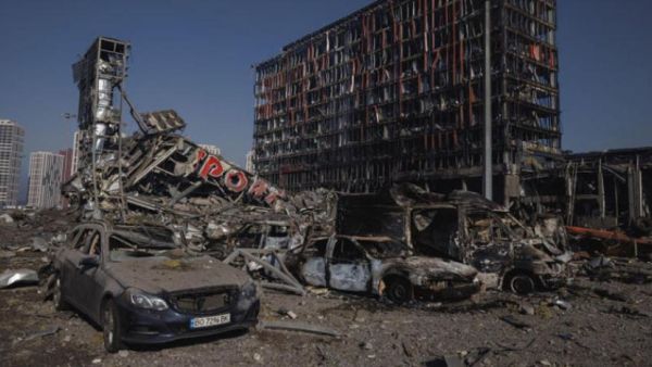 القصف الروسي يحيل ماريوبول إلى رماد 