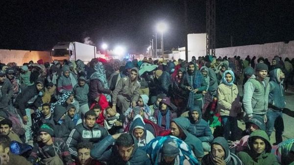 تحرير 1300 مصري احتجزتهم عصابات جريمة في ليبيا