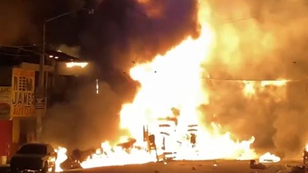 عشرات القتلى بانفجار صهريج وقود في هايتي