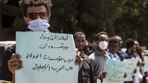 وفد رسمي رفيع لاحتواء أزمة الاحتجاجات في شرق السودان