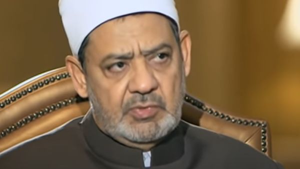 شيخ الازهر يوبخ طالبان بعد حظرها التعليم الجامعي للاناث