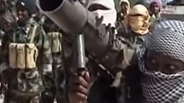 حركة الشباب الصومالية تفرج عن 14 صيادا ايرانيا احتجزتهم 8 سنوات