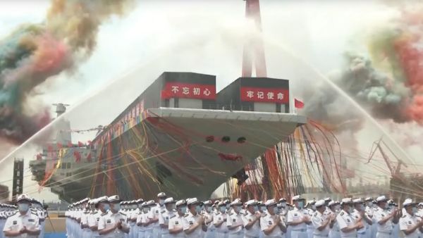 الصين تدشن حاملة طائراتها الثالثة