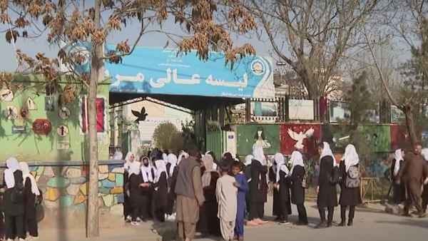 طالبان تبرر غلق مدارس الإناث برفض الأهالي إرسال بناتهم إليها