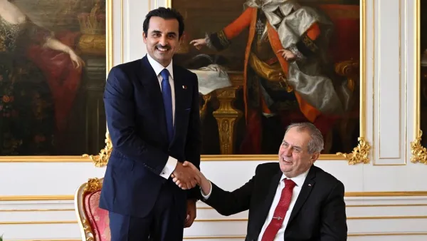 تقرير: أمير قطر يقطع زيارته الى التشيك
