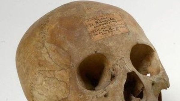 إحداها لتاجر رقيق عربي.. 