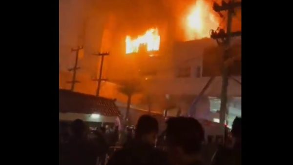 عشرات القتلى والمصابين في حريق ضخم بفندق وكازينو في كمبوديا