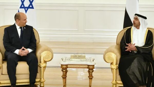 وزير الخارجية الإماراتي عبد الله بن زايد مستقبلا رئيس وزراء الإسرائيلي نفتالي بينيت