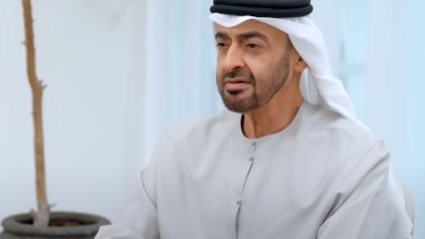 محمد بن زايد في مسقط رأس بوتين